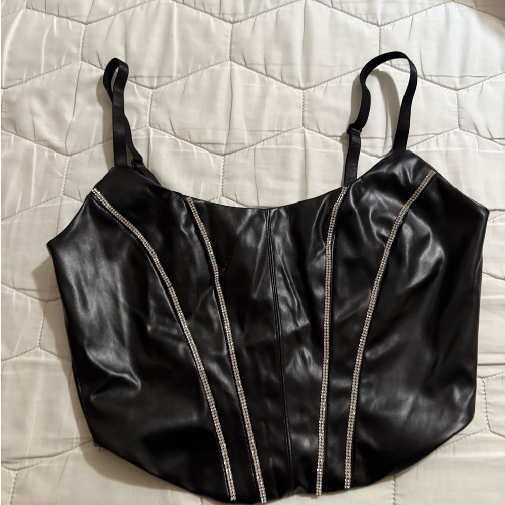 Elegant Black Crop Top with Silver Detailing - Picture 2 of 5